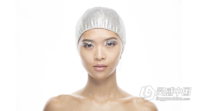 摄影师大师Lindsay Adler美女肖像摄影照明实例及后期精修视频教程  灵感中国网 www.lingganchina.com