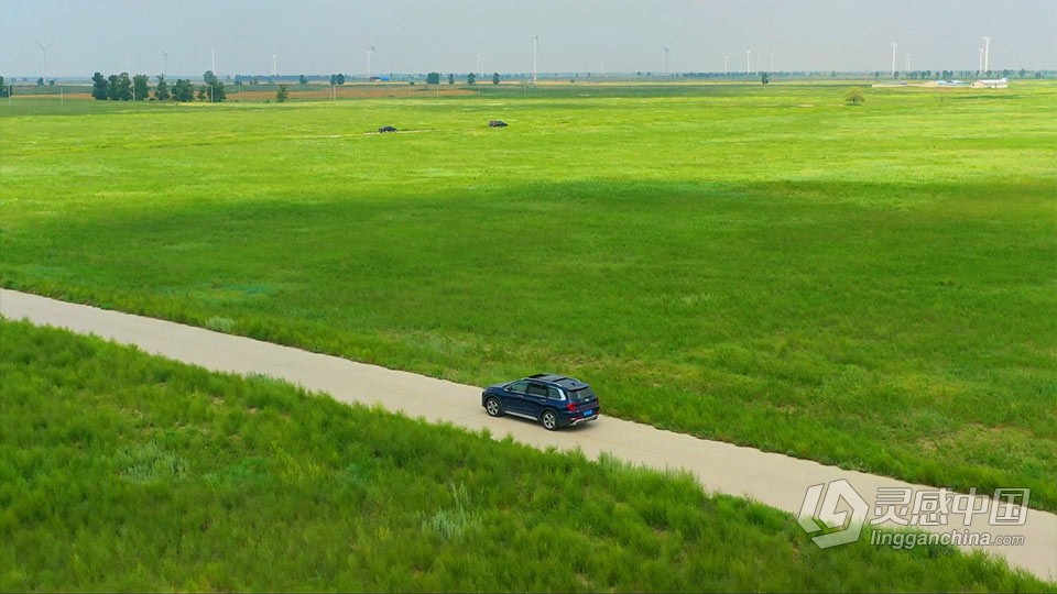 实拍视频素材-航拍汽车行驶来内蒙古草原公路上实拍视频素材  灵感中国网 www.lingganchina.com