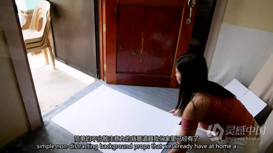 静物产品摄影-衣服服装静物产品平铺布光构图技巧 中英字幕  灵感中国网 www.lingganchina.com