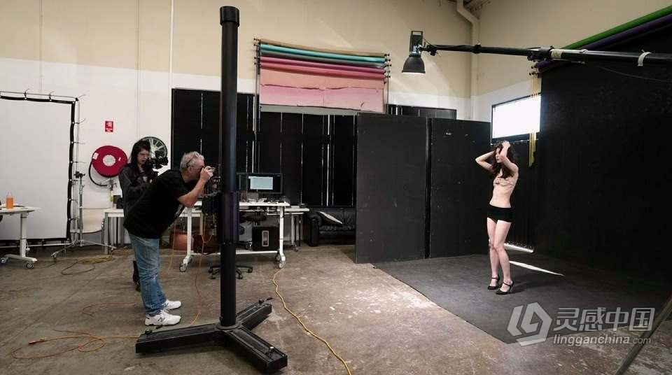 摄影师 Peter Coulson 模特Kate反光镜人像照明摄影教程 中英字幕  灵感中国网 www.lingganchina.com