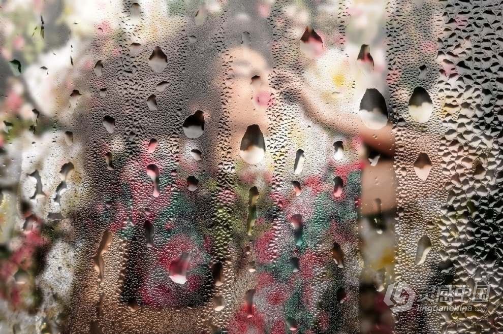 照片一键生成朦胧雾气水珠湿玻璃效果PS动作 Foggy, Rainy Window Photoshop Action  灵感中国网 www.lingganchina.com