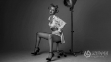 摄影师Peter Coulson-工作室棚拍 Lottie 概念人像布光教程 中英字幕